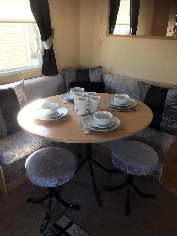I & K Static Caravan Hire Sited On Winkups Towyn North Wales With Free Wi-Fi And Netflix Kinmel Bay Buitenkant foto